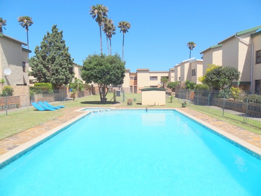 To Let 3 Bedroom Property for Rent in Cotswold Eastern Cape